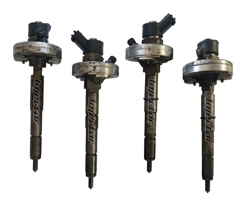 Nissan Patrol 3.0 D 4x4 118 KW 160 HP BOSCH 16600-DB002 set de 4 injectoare utilizate 16600MA70A, 16600DB002