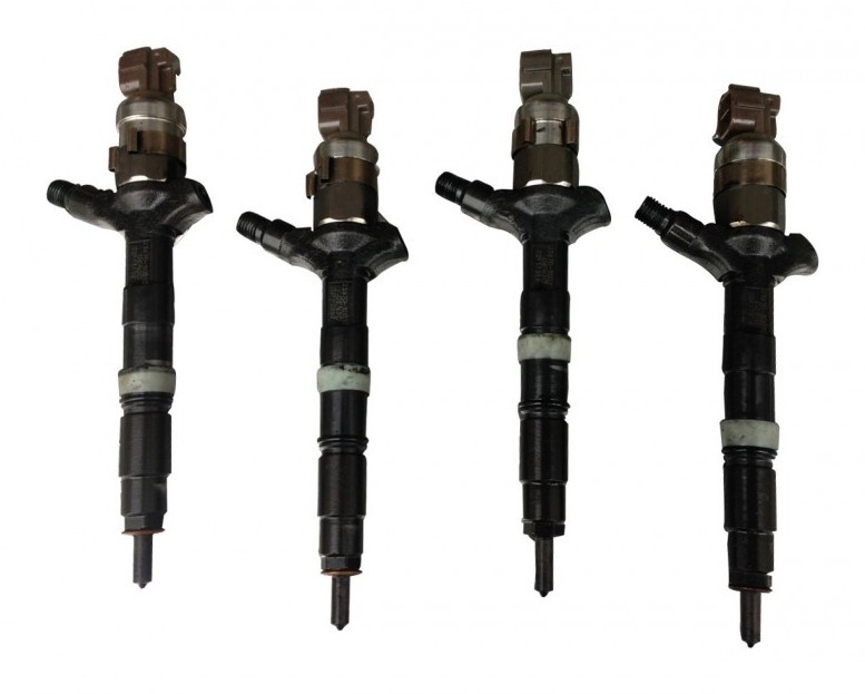 Toyota Land cruiser 3.0 D-4D 4x4 120 KW 163 HP DENSO 23670-39015 23670-39016 set de 4 injectoare utilizate 2367039015, 2367039016